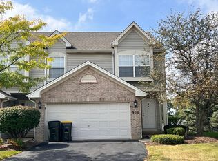 900 Windstone Ct, Lake In The Hills, IL 60156