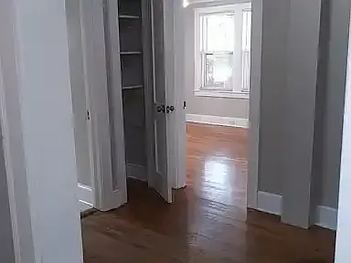2 bed, 700 sqft, $1,300 — Photo 3