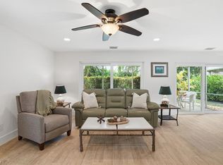 22 Kings Rd #A-19, Naples, FL 34112