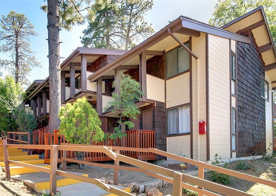1st image of 861 Thrush Dr APT 3