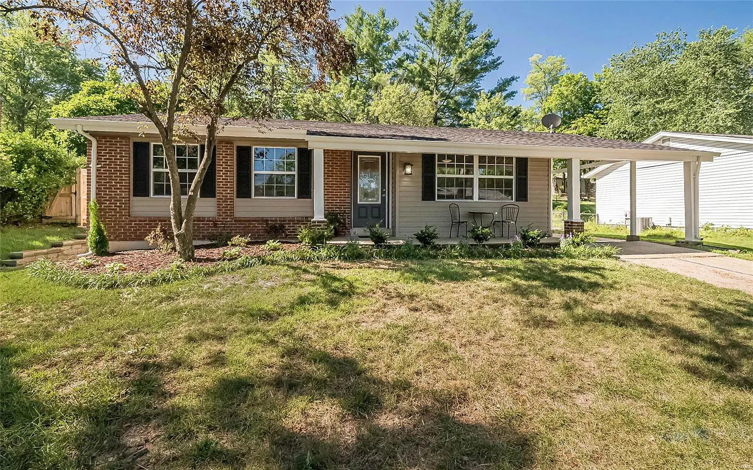 524 Goldwood Dr photo 1