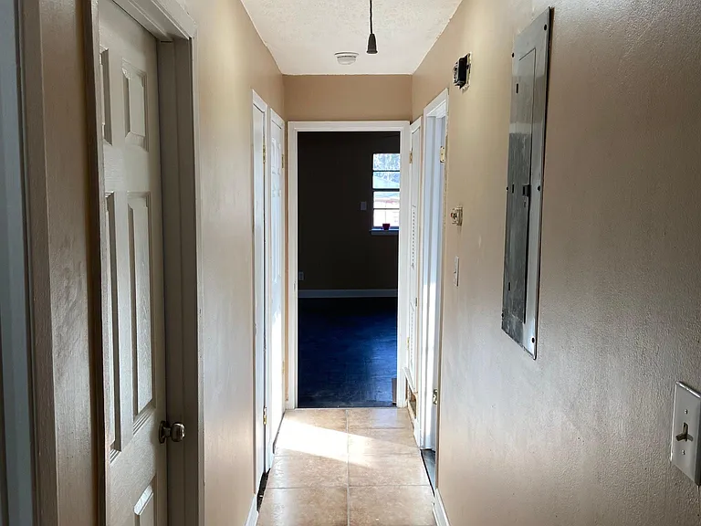 3211 Iantha St — Photo 10