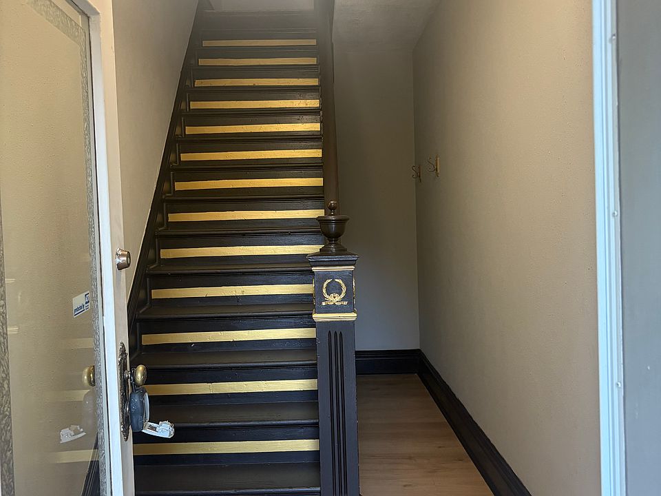 Entry Staircase