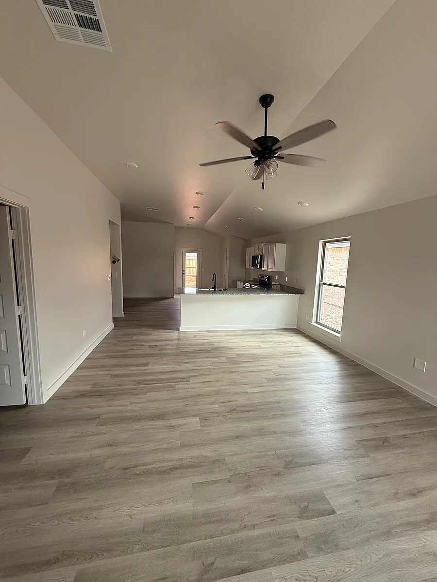 Building Photo - 2056 Acacia Ln