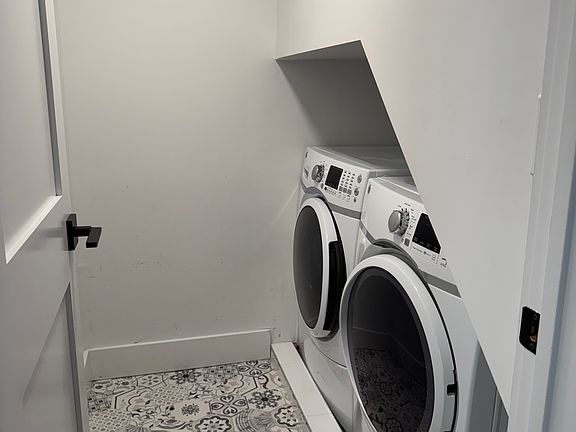 3rd image of 237 Mechanic St APT B