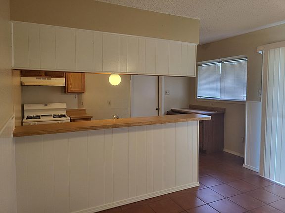 3rd image of 5383 Calistoga St