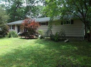 38 Newland Dr, Oak Ridge, NJ 07438