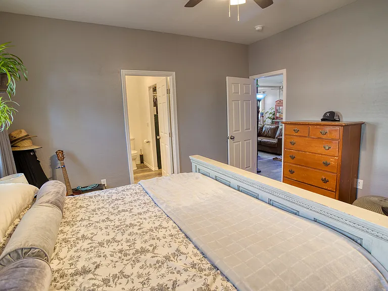 1141 W Cross Creek Ln — Photo 23