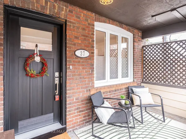 37 Kingston Rd, Toronto, ON M4L 1S5