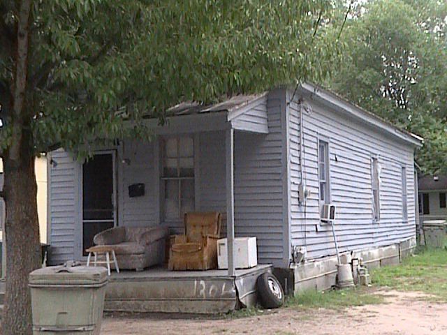 2nd image of 1304 Carolina St E