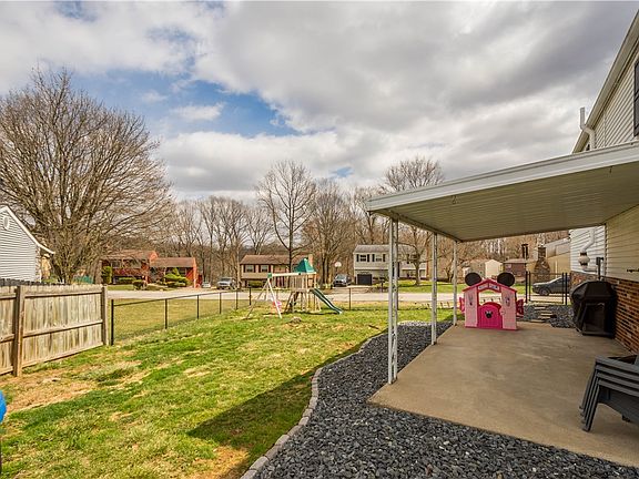 4th image of 3601 Falmouth Dr