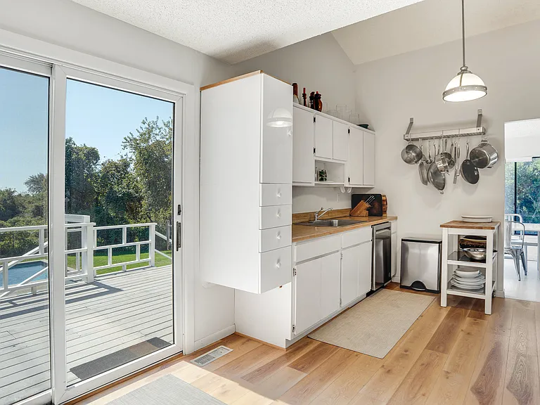 155 S Fairview Ave — Photo 6