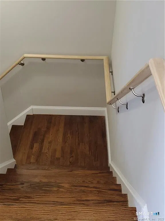 3 bed, 1.0 bath, 1000 sqft, $2,500 — Photo 3