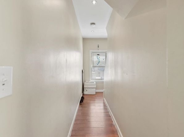 manchester-new-hampshire-95345048 picture