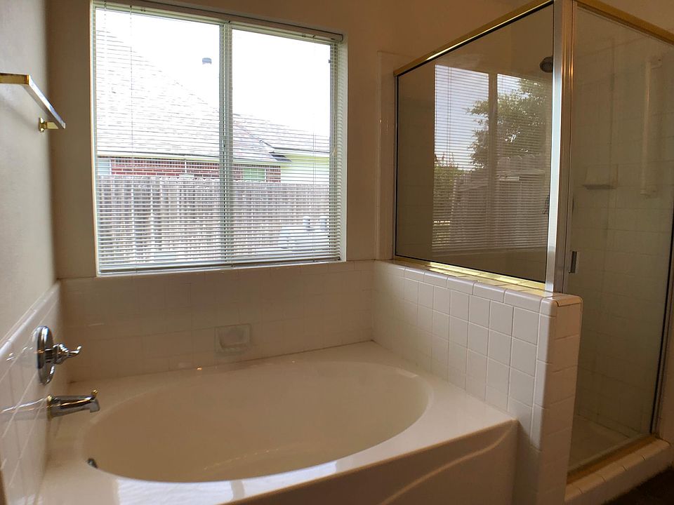1st image of 2308 Crystal Dr