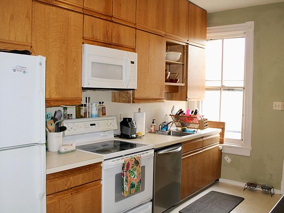 4th image of 1714 Hanover Ave #A
