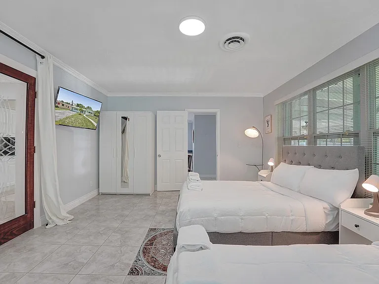 2633 Adams St — Photo 18