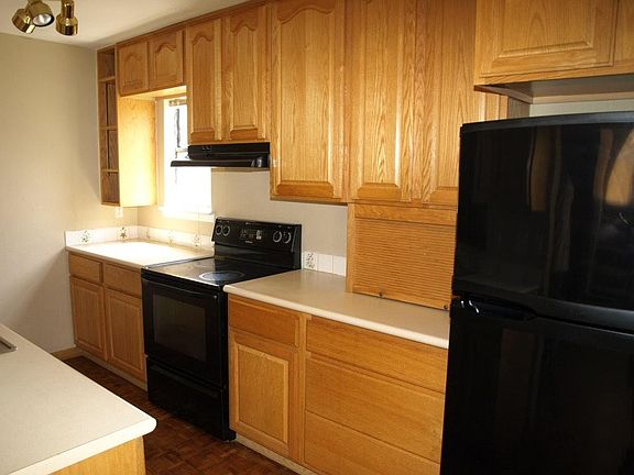 Kitchen with all appliances