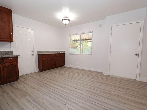 4th image of 4543 W 161st St
