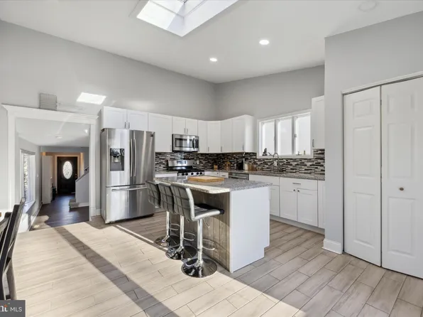 131 Cedar Ave, Conshohocken, PA 19428