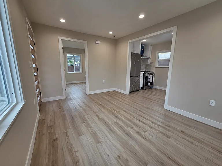3421 Whiteside St — Photo 8