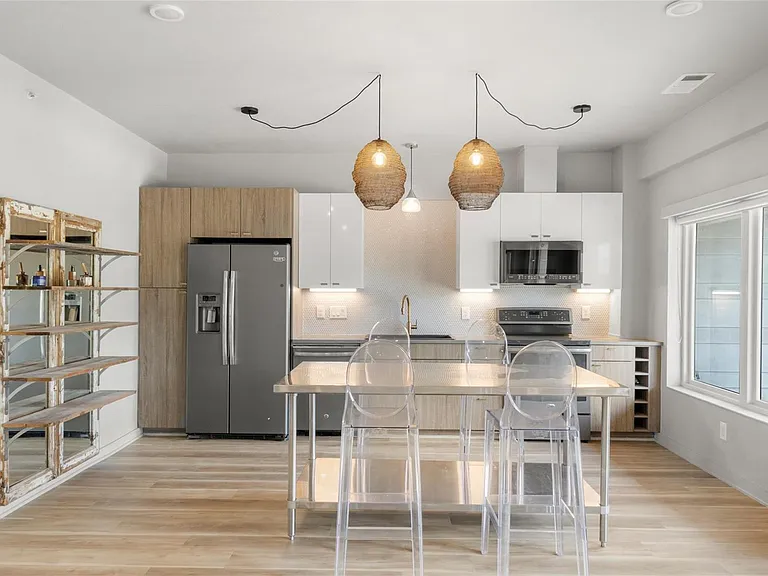 4361 S Congress Ave #129 — Photo 3