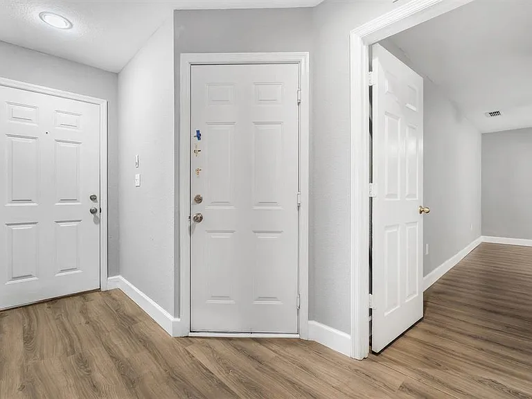 2322 Timber Oaks Ln — Photo 6