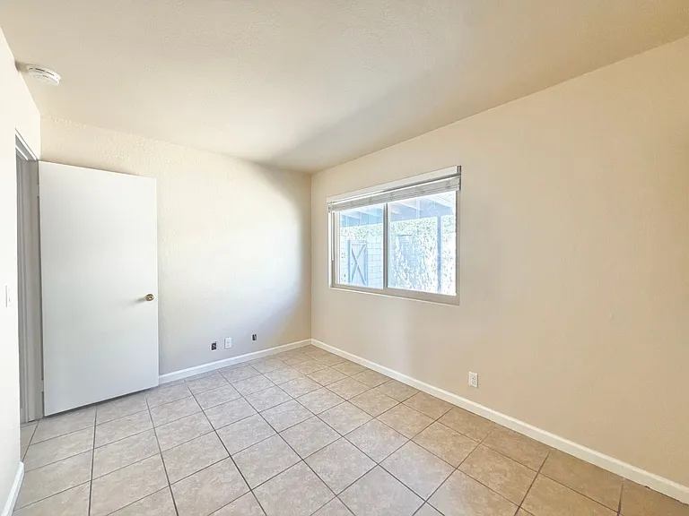561 Desert View Dr #3 — Photo 12