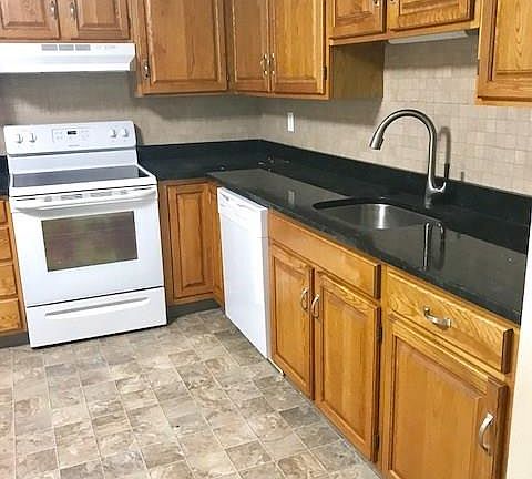 4th image of 10 Tanglewood Ln APT 515