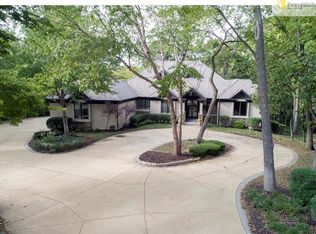 220 Highland Ridge Ct, Belton, MO 64012