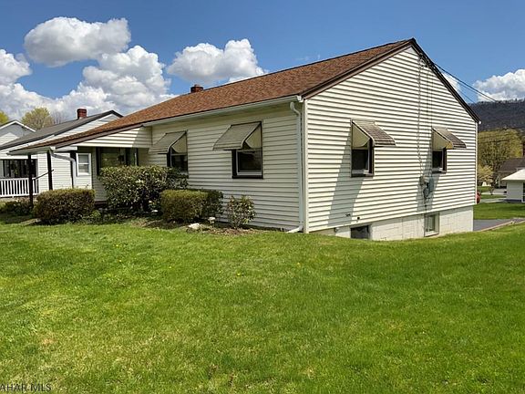 3rd image of 791 Barclay Dr