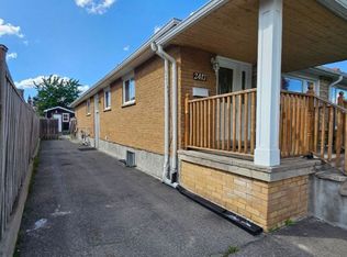 2417 Whaley Dr, Mississauga, ON L5B2B3