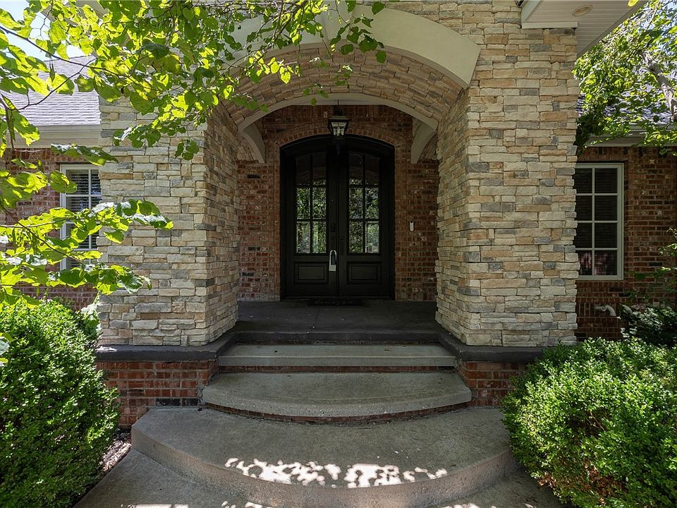 1st image of 624 Sonoma Cir