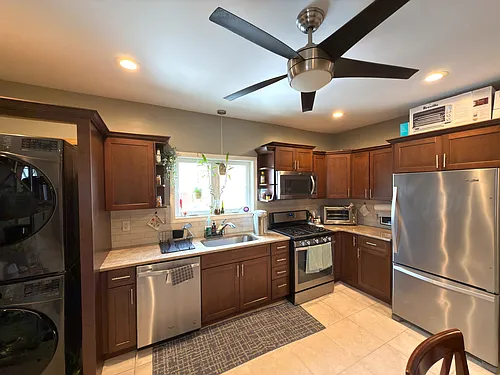 9 Amaranth Ave #1 Photo 1