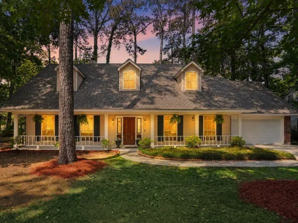 208 Evangeline Dr, Mandeville, LA 70471