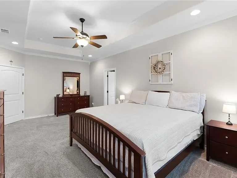 6018 Adrian Dr — Photo 11