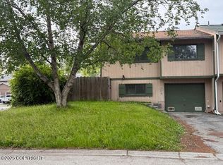 8301 Ragged Top Cir, Anchorage, AK 99504