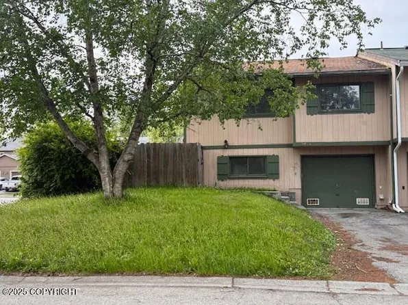 8301 Ragged Top Cir, Anchorage, AK 99504