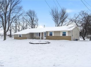 3212 Foxmoor St NE, Hartville, OH 44632