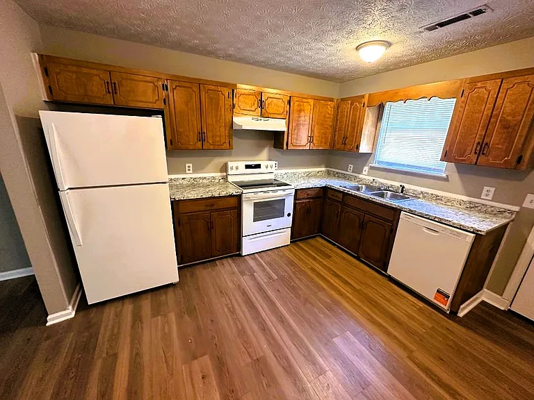 284 Landon Ct NE #284 — Photo 4