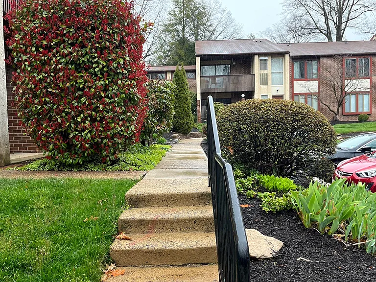 3-1 Aspen Way — Photo 1