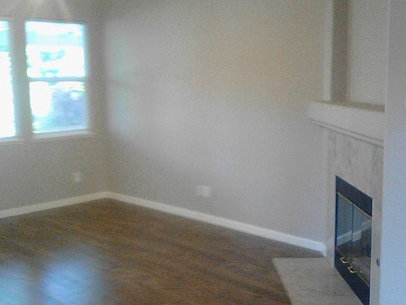 4th image of 257 Saint Thomas Ct
