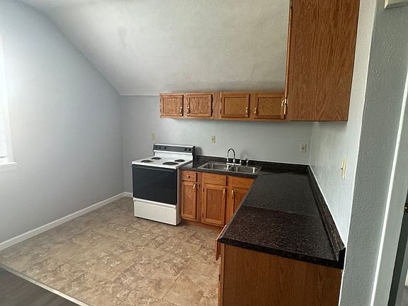 4th image of 215 Courtland Ave #2