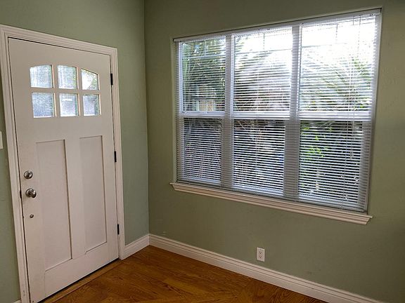 3rd image of 448 Mariposa Ave