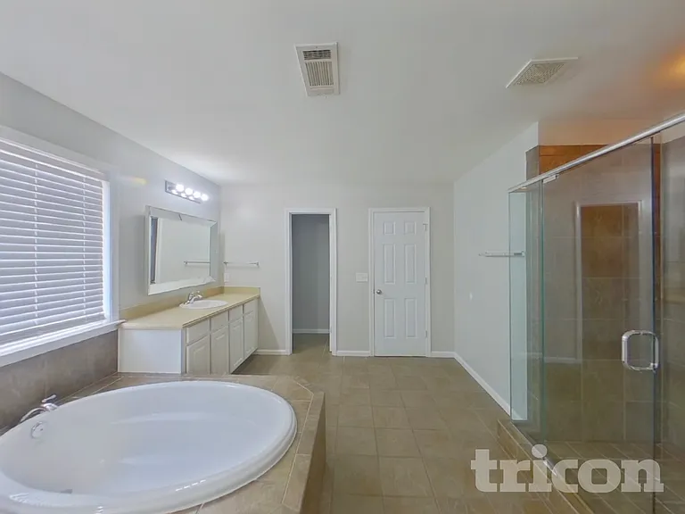 7457 Mistydawn Dr — Photo 9