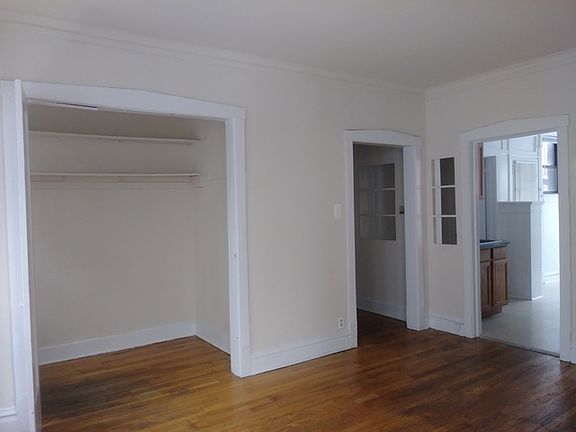 3rd image of 1471 W Carmen Ave APT 2N