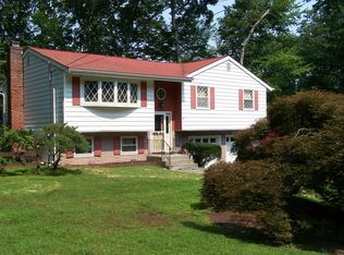 1 Minerva Ln, Mahopac, NY 10541