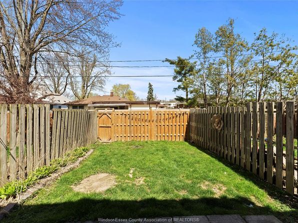 117 Cranbrook Ct, Essex, ON N8M 2V2