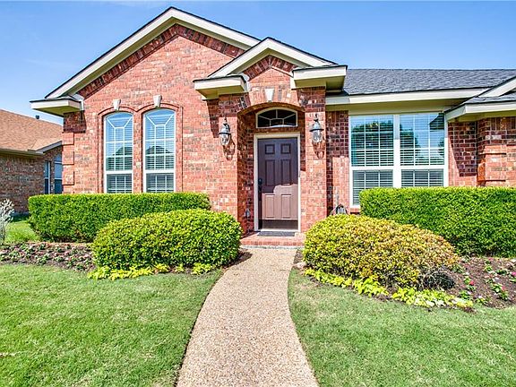 2nd image of 8801 Oakwood Ln