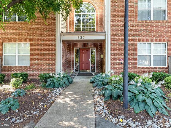 2nd image of 633 Admiral Dr Unit 206